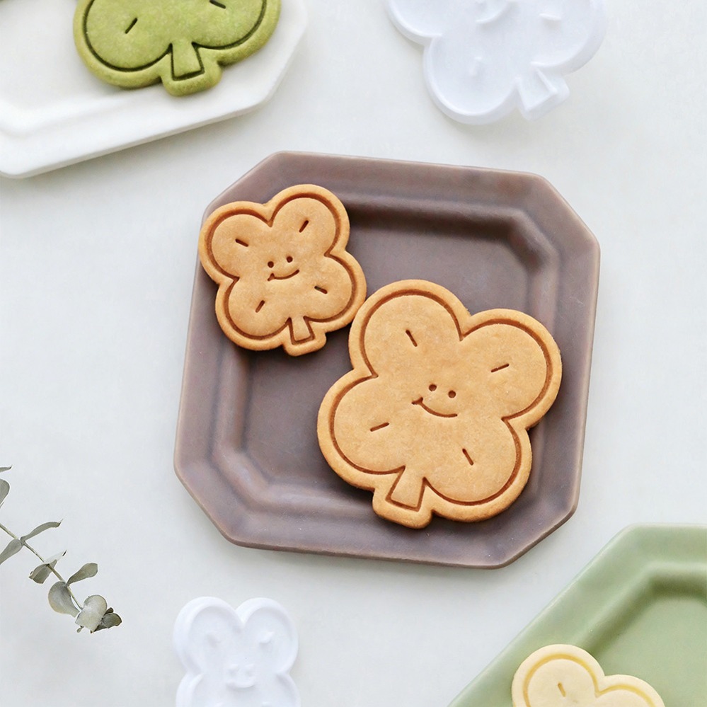 แม่พิมพ์คุกกี้รูปใบโคลเวอร์สี่ - Kitchen Baking Cookies บทวิจารณ์และราคา